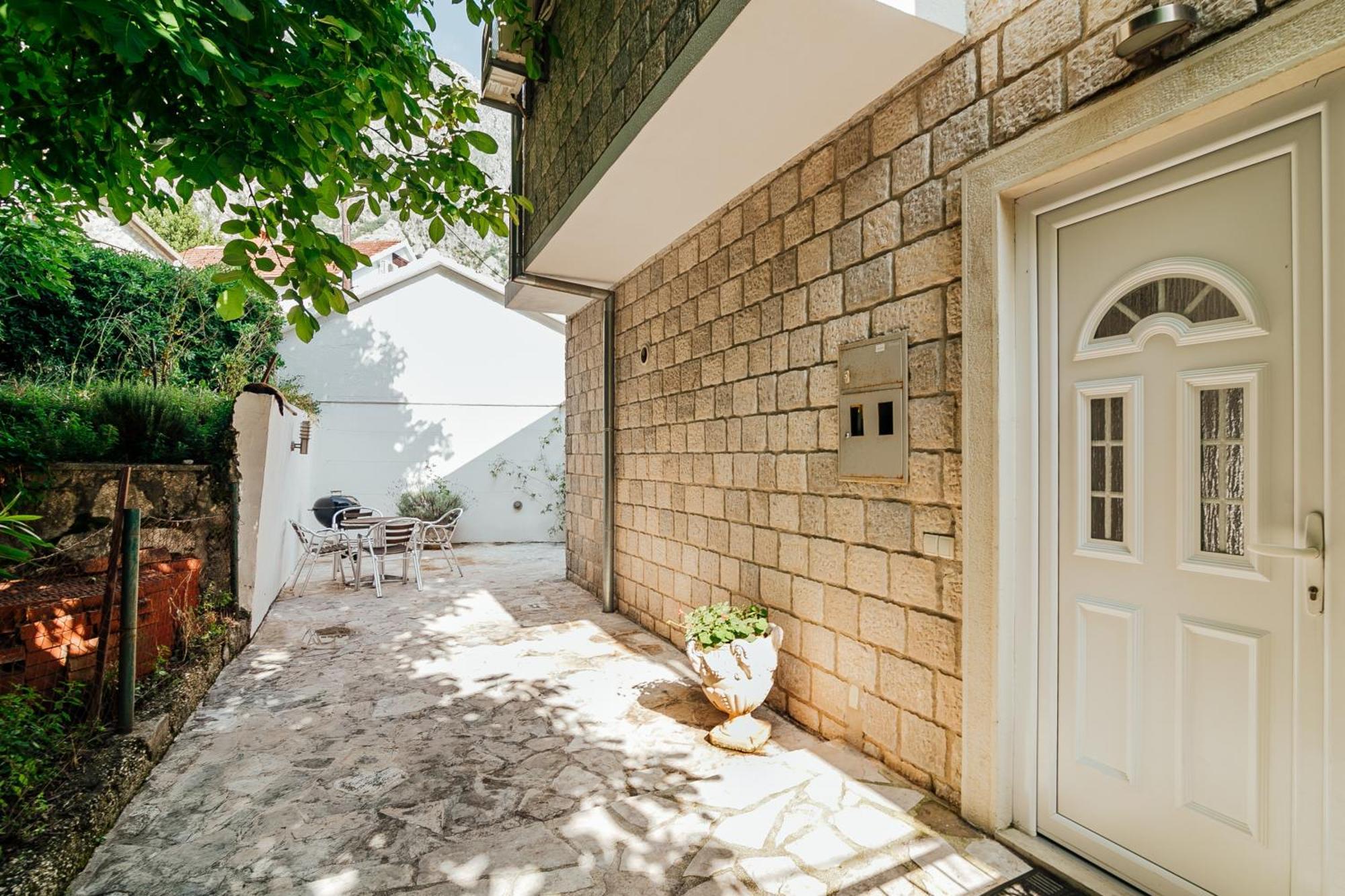 Holiday Home Amanda Hollick Kotor Ngoại thất bức ảnh